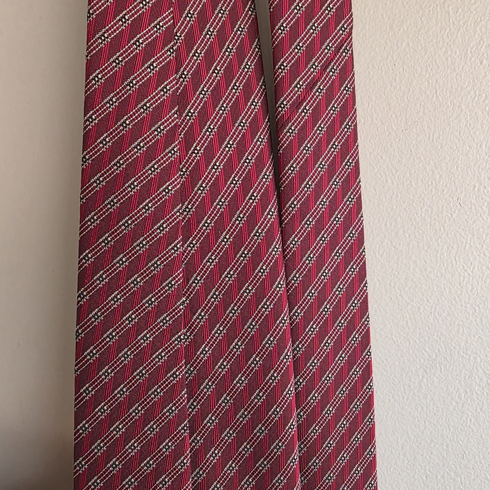 BOSS Hugo Boss Red Geometric Diagonal Stripe Silk Tie | Made in Italy - Picture 9 of 14
